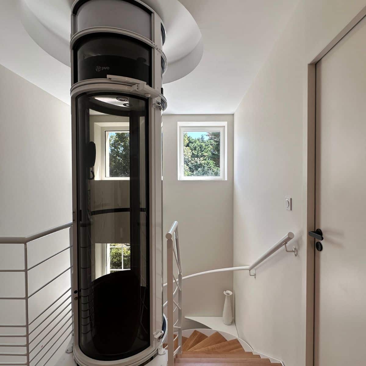 Ascenseur cylindrique